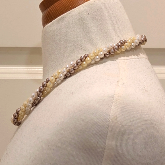 90s Three Strand Twist Faux Pearl Adjustable Length Choker Necklace - Picture 3 of 6